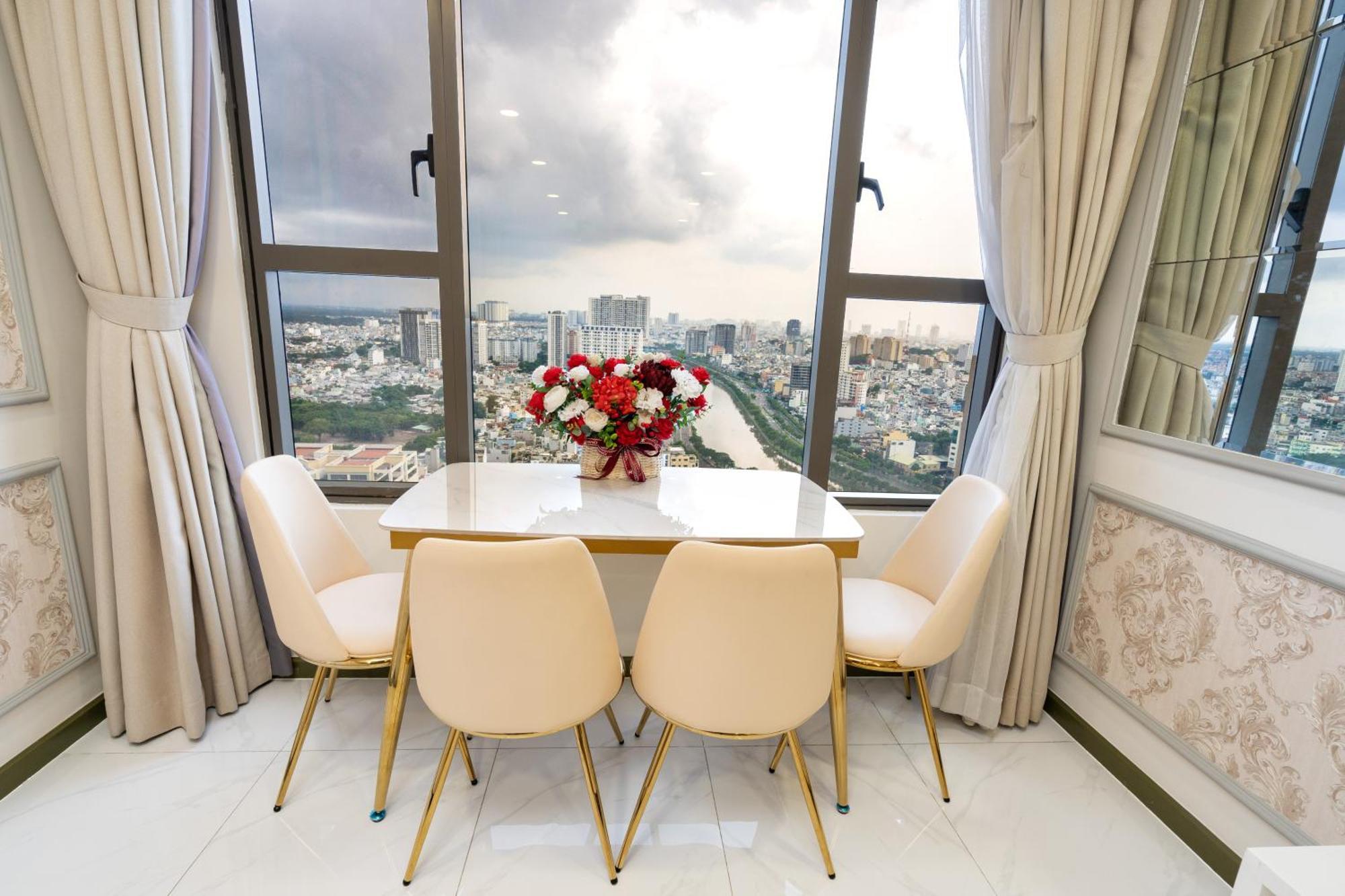 Awesome Rivergate Apartment - Cbd In Hcm City Ho Şi Min Dış mekan fotoğraf